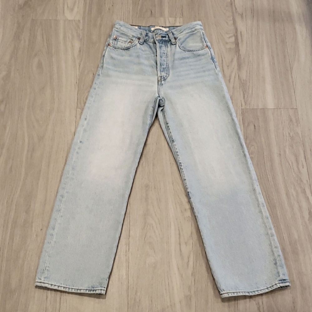 Levi's Ribcage Straight sz 25